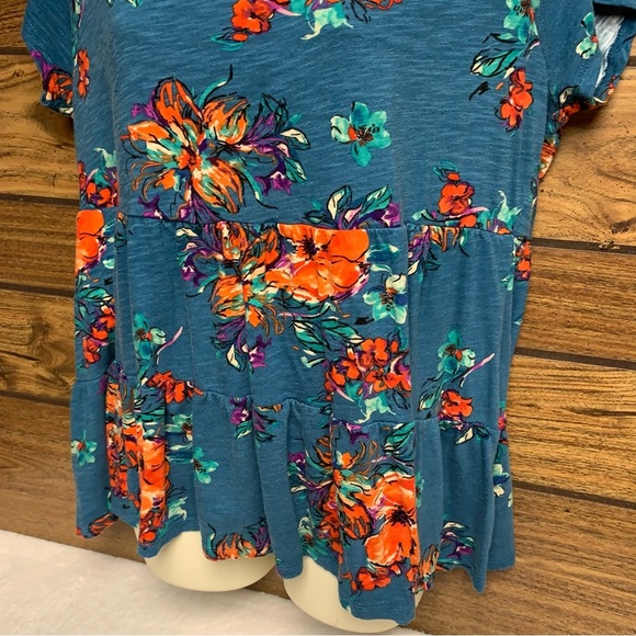 Torrid size 0 baby doll top blue/green/floral pattern - Picture 4 of 10